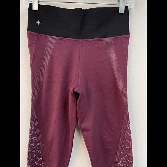 NUX SEAMLESS WINE COLOR HIGH RISE GEOMETRIC SHAPE LEGGINGS M - Picture 3 of 4